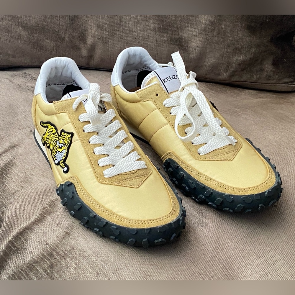 ✨BRAND NEW ✨💯% AUTHENTIC KENZO SNEAKER